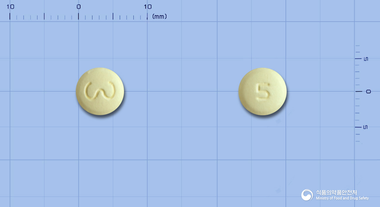 솔리신정5mg(솔리페나신숙신산염) 낱알 사진